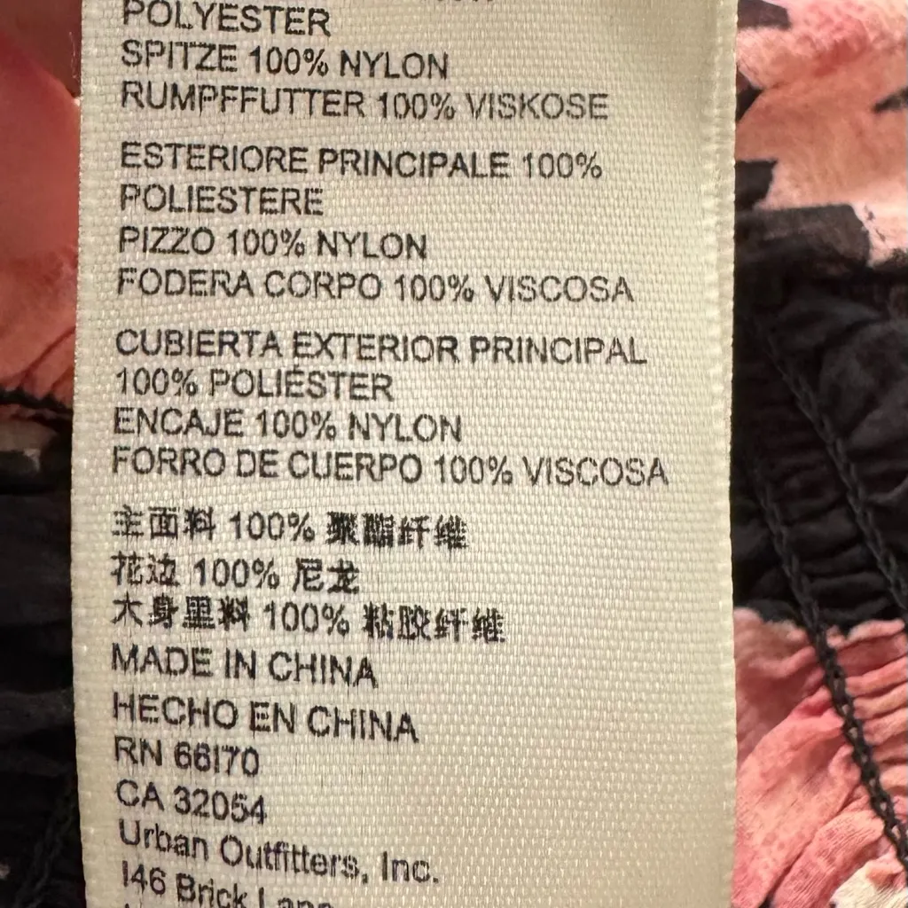 Free People Daphne floral lace Black and Pink cropped long sleeve blouse, size S - Image 15