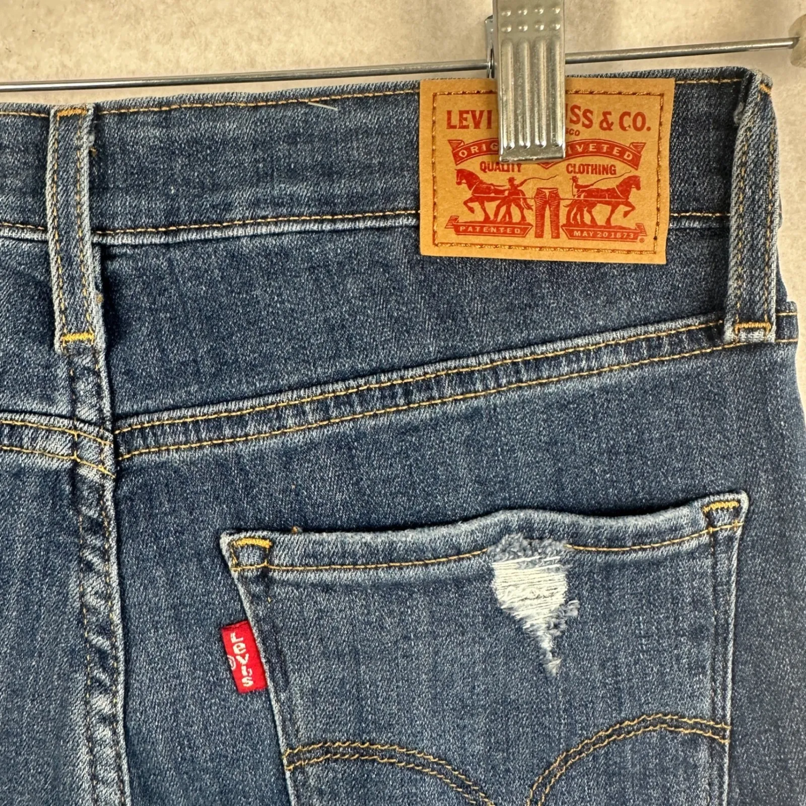 Levi's 721 High Rise‎ Skinny Jeans Women's Size 28 Distressed Ripped Fray Hem - Image 8