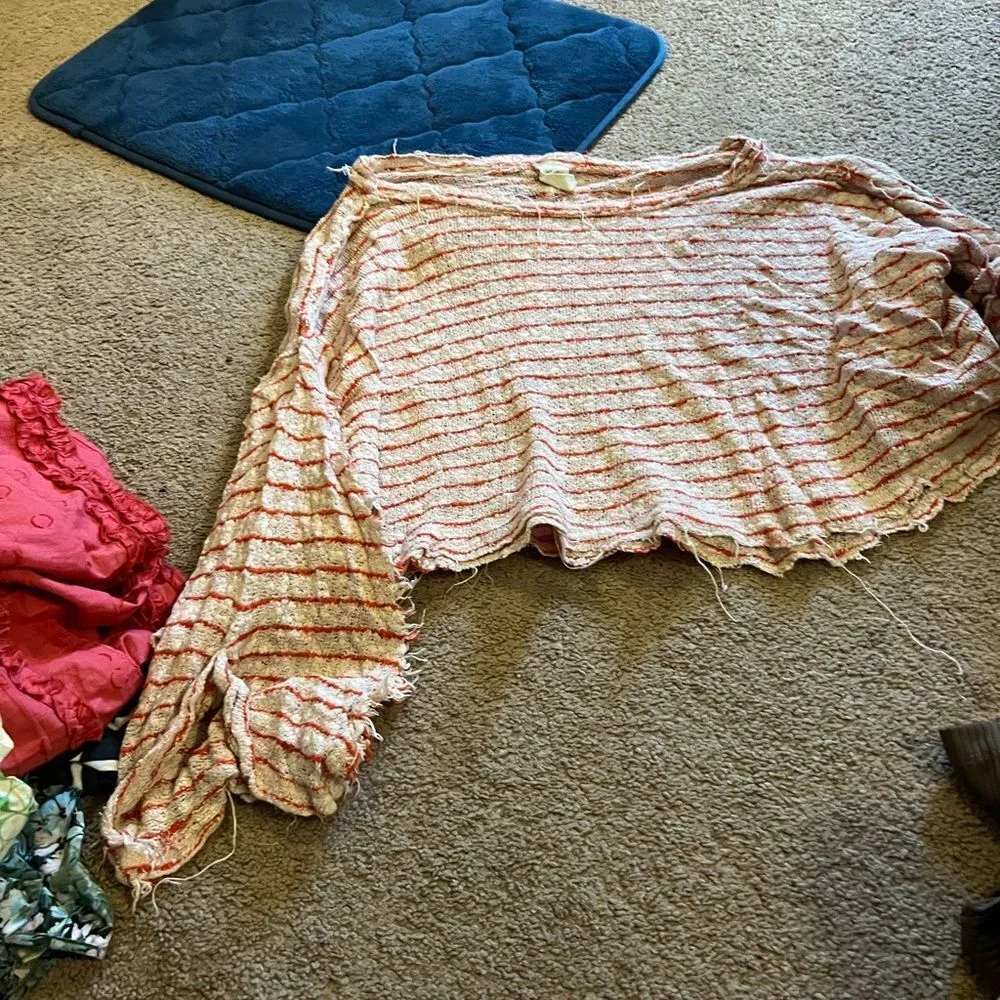 We the free small top - Image 3