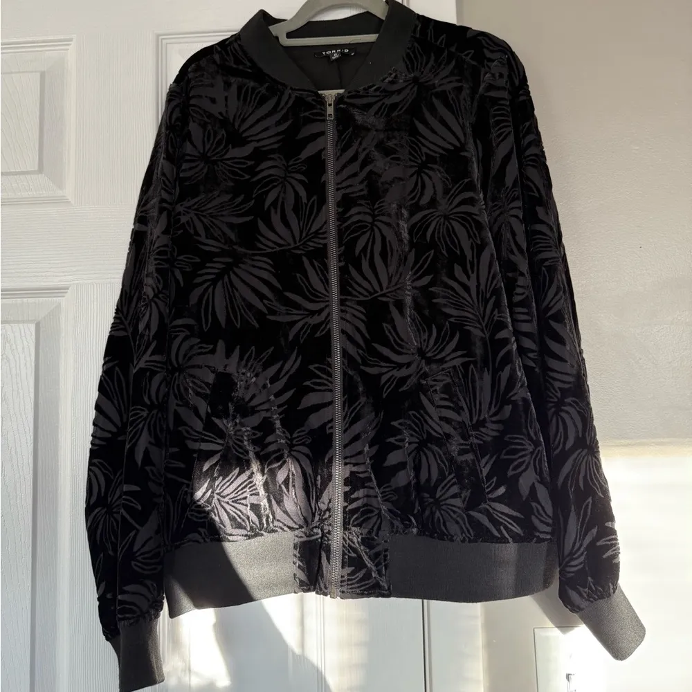 TORRID Womens (0X) Burnout Velvet Bomber Jacket - Image 9