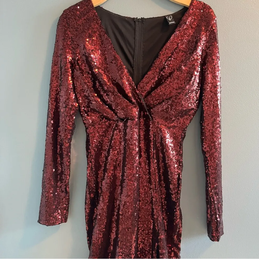 Windsor Braelynn Formal Sequin Burgundy Dress - Image 5