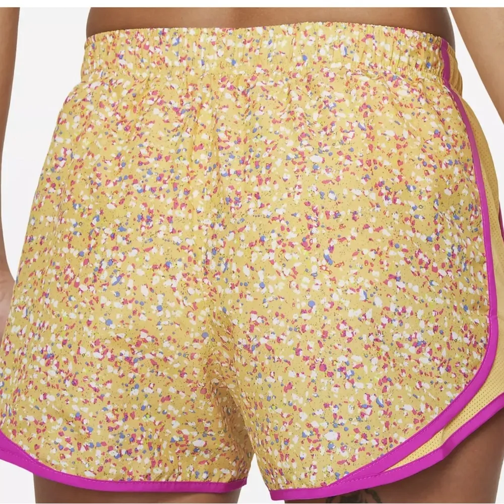 Women's Nike Tempo Icon Clash Running Shorts in Pink Yellow Splattered Medium - Image 2
