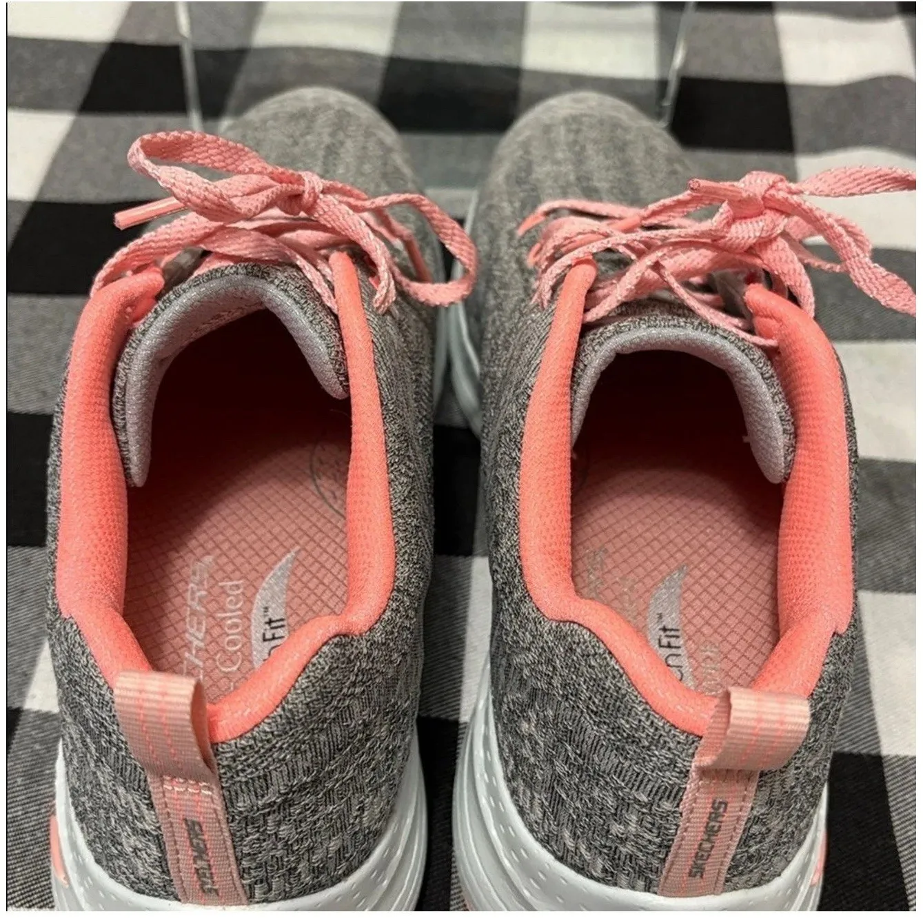 Skechers Arch Fit Comfy Wave Women's 8 Wide Shoe Sneakers Gray Pink Arch Support - Image 2