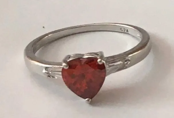Heart Shaped Ring Red - Image 3