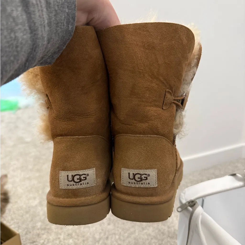 UGG Bailey Button  Australia Boots - Image 3