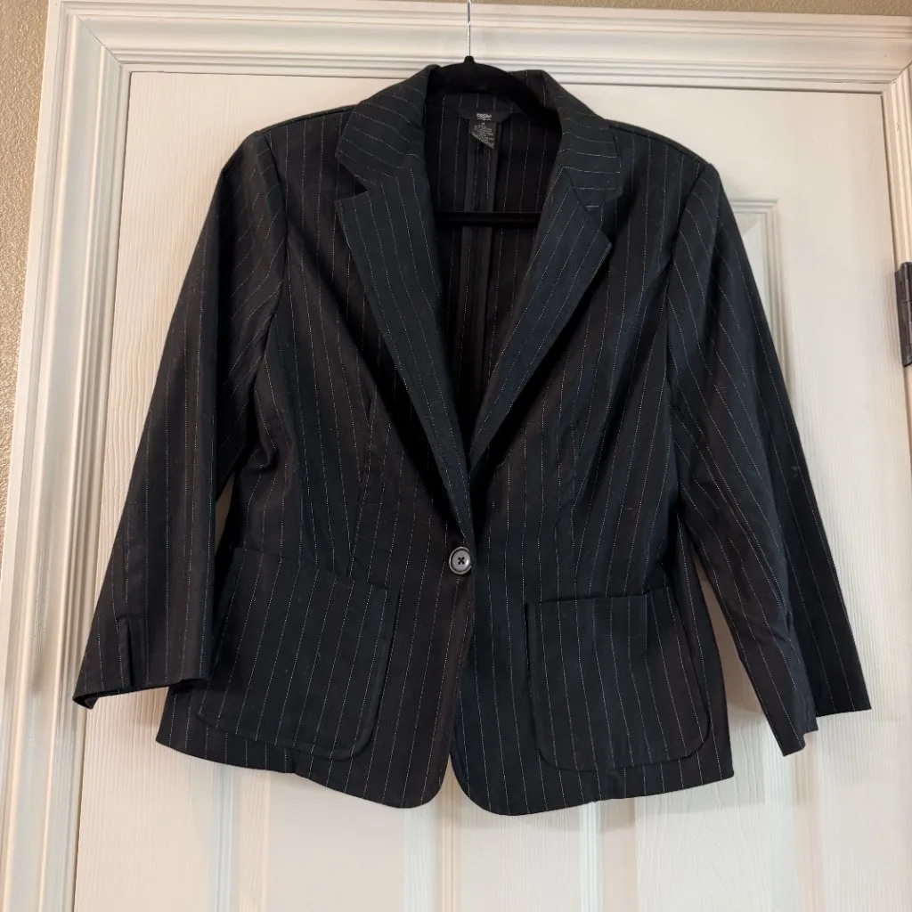 Mossimo Pinstripes 1 button Classic Blazer Lined Size Medium Black - Image 2