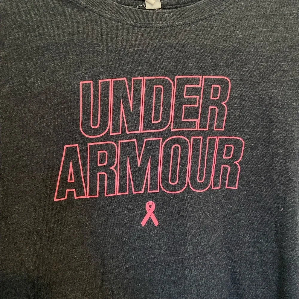 EUC | Under Armour women’s scoop neck heat‎ gear tshirt — small - Image 2