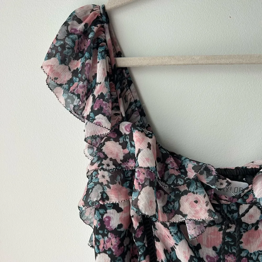 Saylor Floral Ruffle Blouson Crop Top Sz M - Image 6
