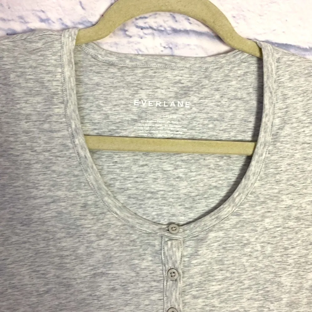 Everlane heather gray henley bodysuit XS - Image 3