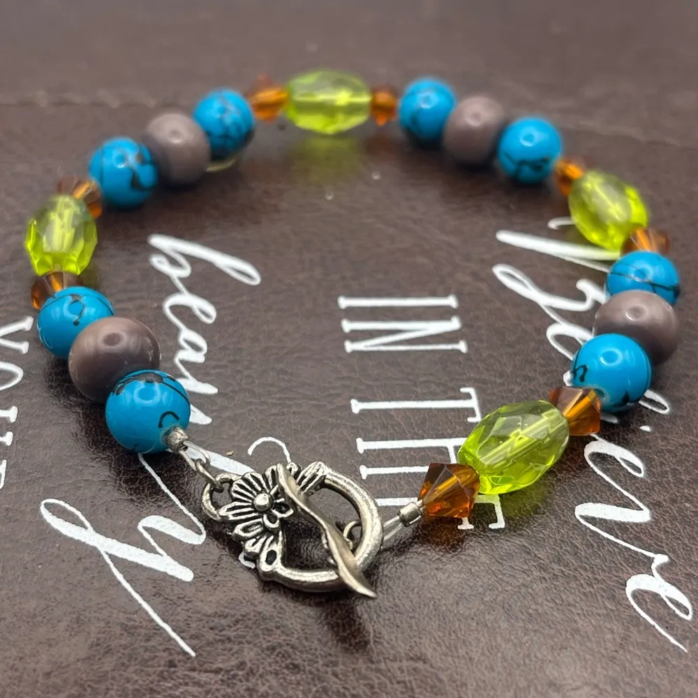 Colorful Vintage Beaded Bracelet with Silver Floral Clasp Green - Image 2