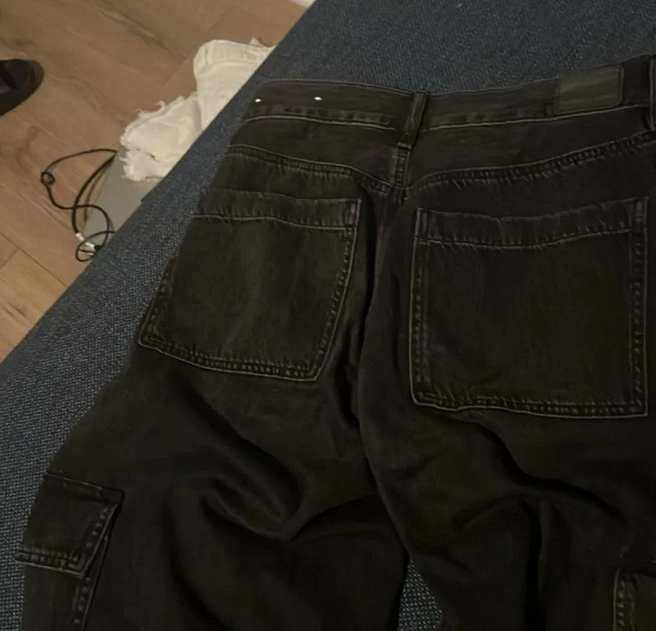 American Eagle size 4 cargo jeans - Image 3