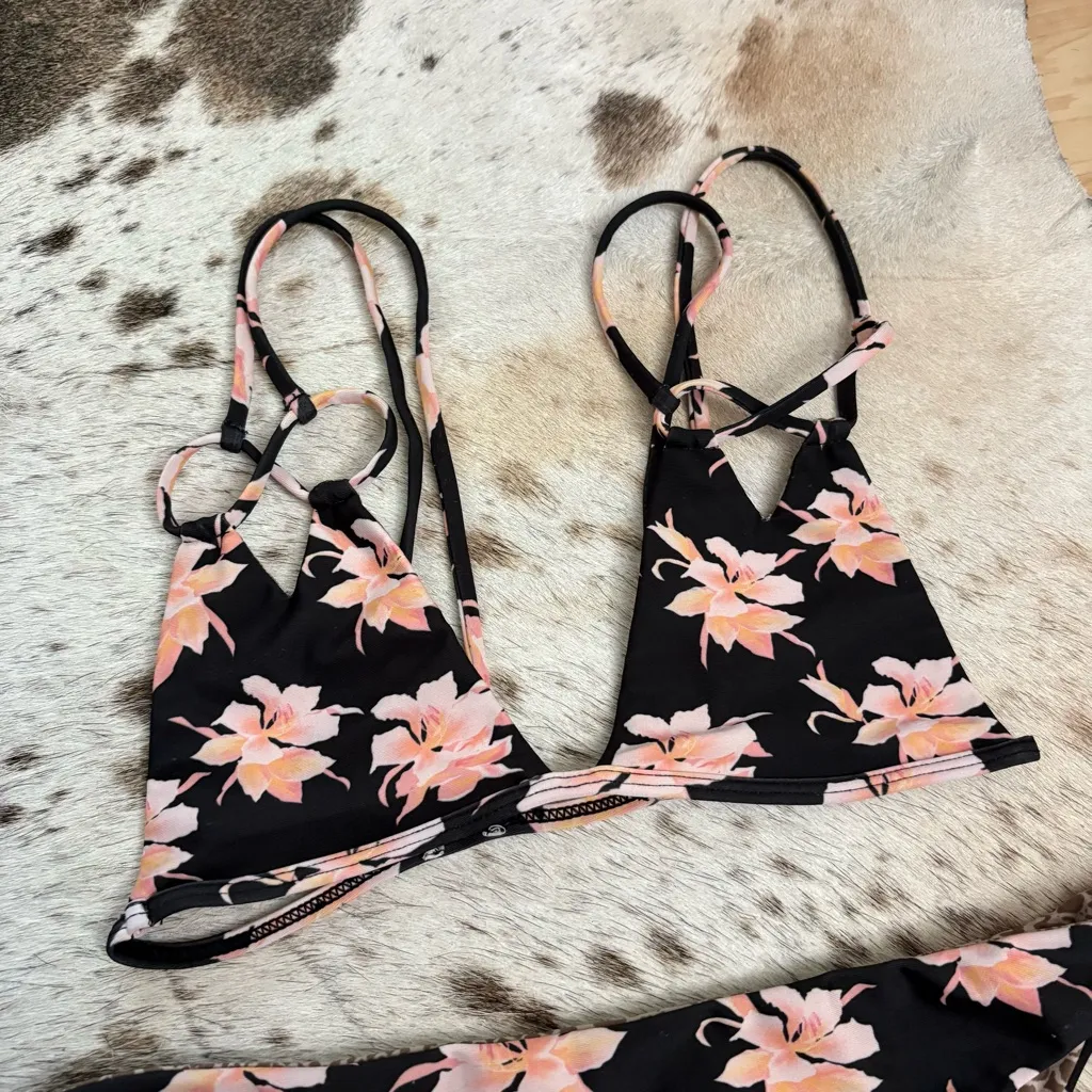 ACACIA‎ Swimwear Aloha Floral Two Piece Set Kekaha Top Waikoloa Bottom Size XS/S Black - Image 2