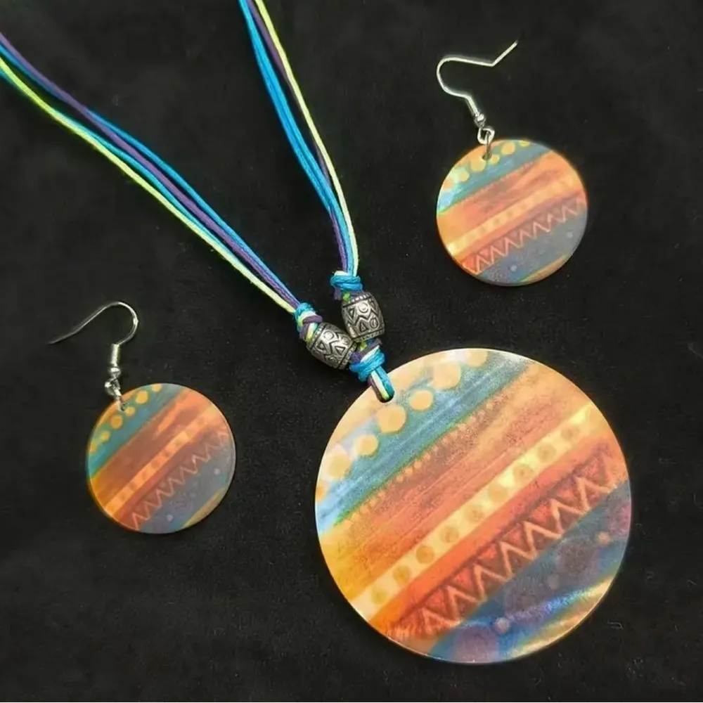 Round Shell Necklace & Earrings Set NWT Orange - Image 4