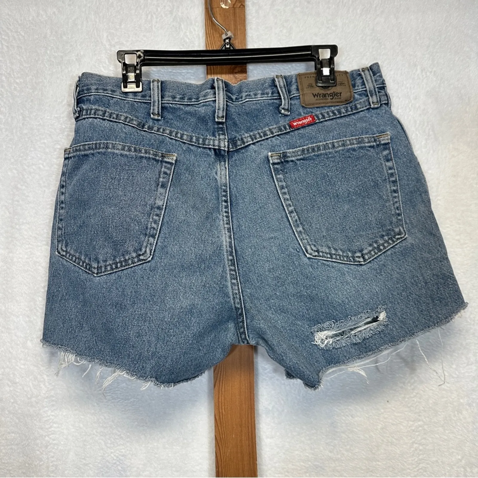 Vintage Wrangler Distressed Medium Wash Cutoff‎ Shorts Size 38 - Image 2