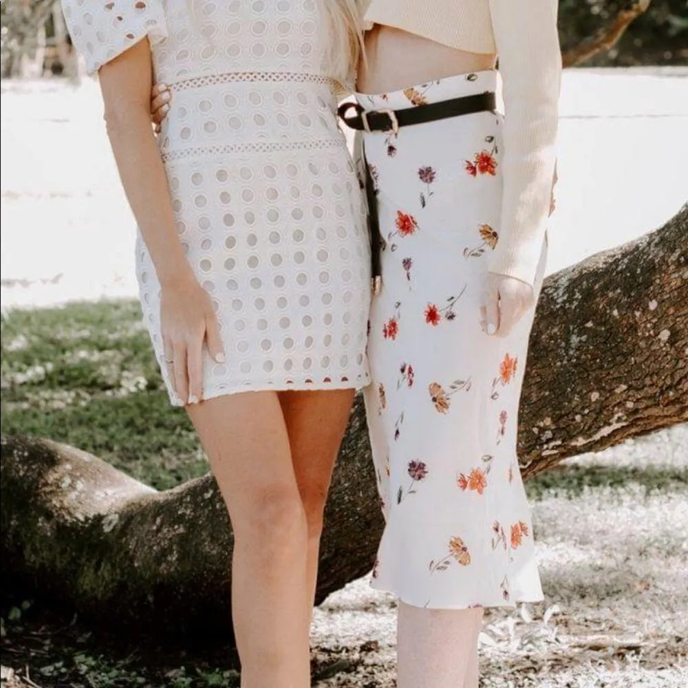 Lovely Skylar + Madison - Floral Midi Skirt in White and Red - Image 6