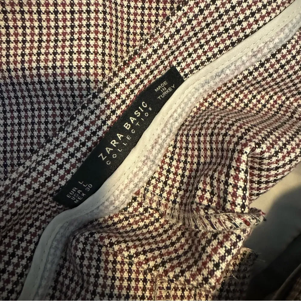 Zara Herringbone Trouser Pants Sz Large Ruffle Pockets High Rise Black White Red - Image 6