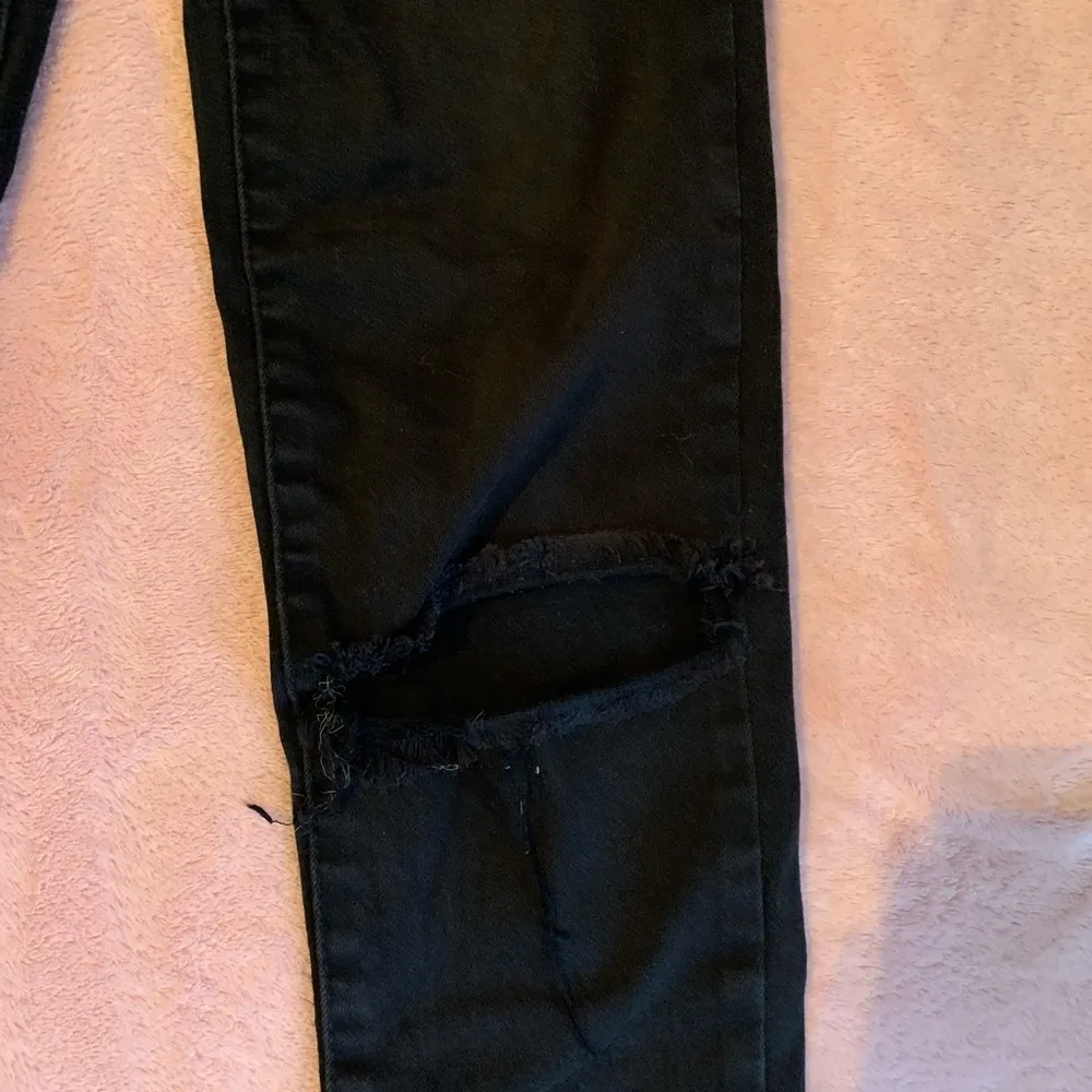 American Eagle AE Black Ripped Jeans Sz 00 - Image 2