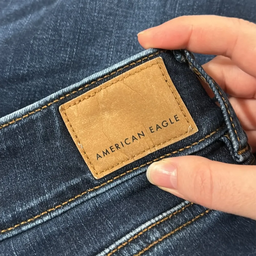 American Eagle Outfitters Artist Cropped Jean Dark Wash Stretch Jeans Size 6 - Image 9