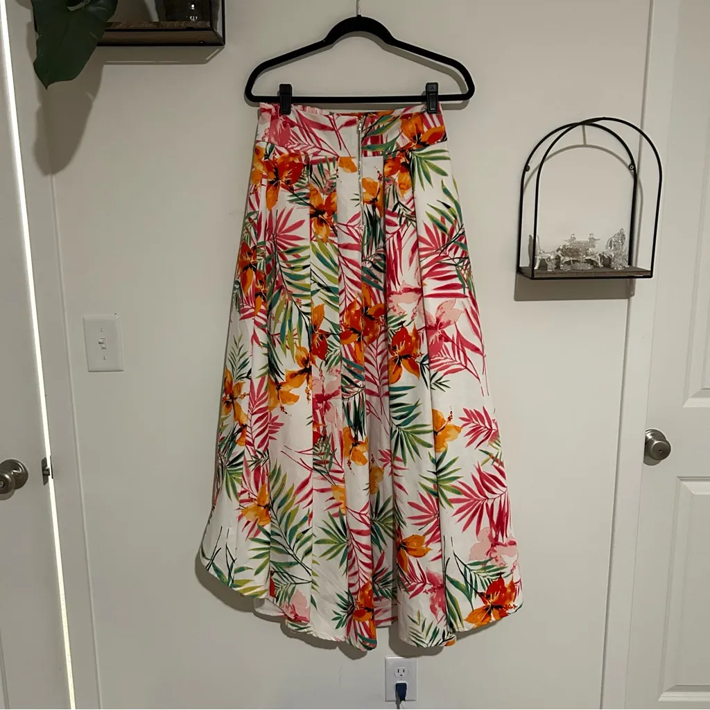 NWT NY&C New York & Company Tropical Floral High Low Skirt Skort Size Small Pink - Image 2
