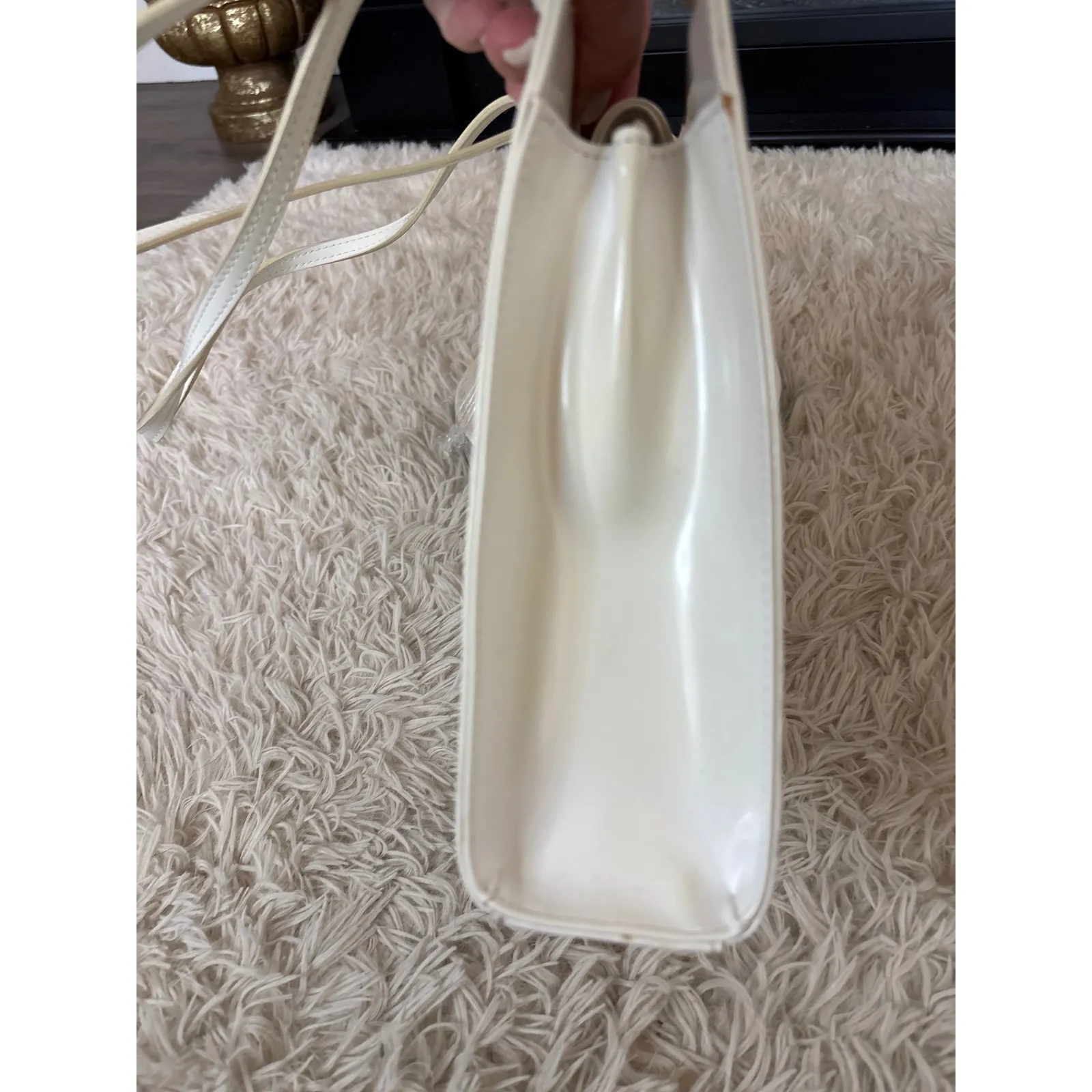 Vintage 1980's y2k GUESS Patent Faux Leather Tote Bag Cream Shoulder Handbag - Image 6