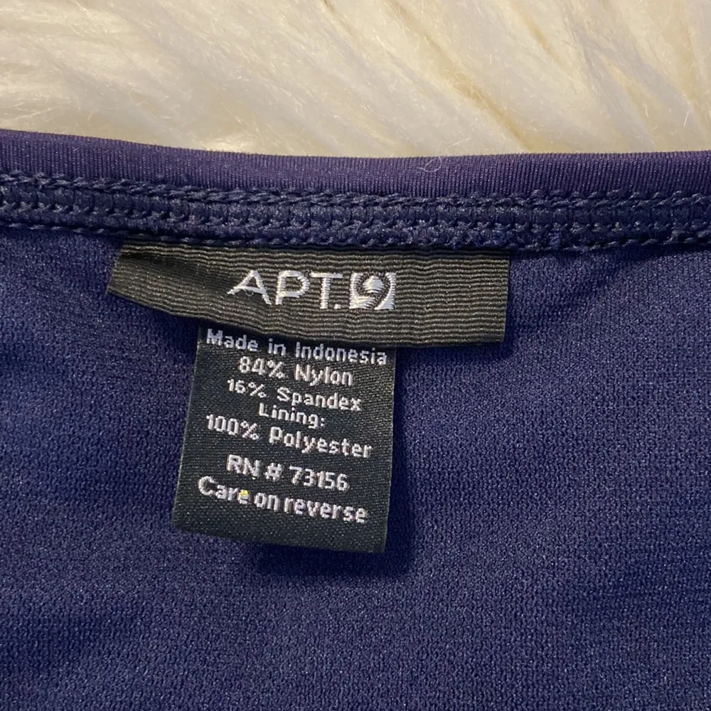 Apt 9 swim size 8 excellent condition navy blue color - Image 2
