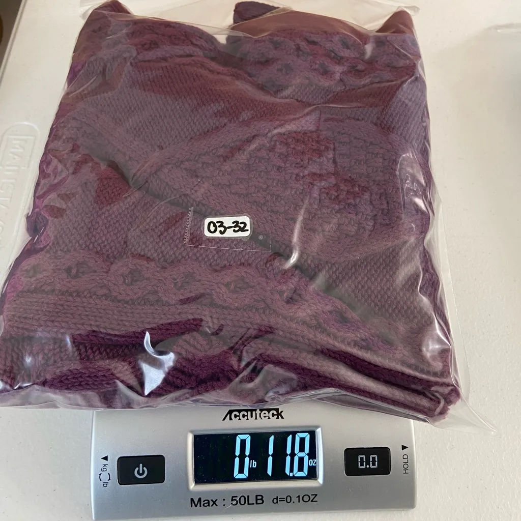 EUC INC International Concepts women’s dark‎ purple thick knit button sweater M Size M - Image 7