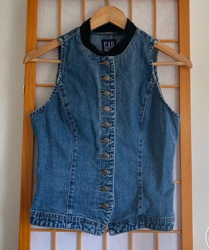 • vintage gap jean vest • - Image 4