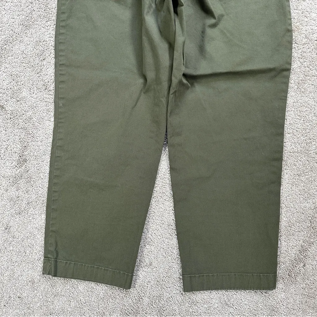 GAP Women’s Everyday Mid Rise Straight Up Khakis Pants in Army Jacket Green 10 - Image 9