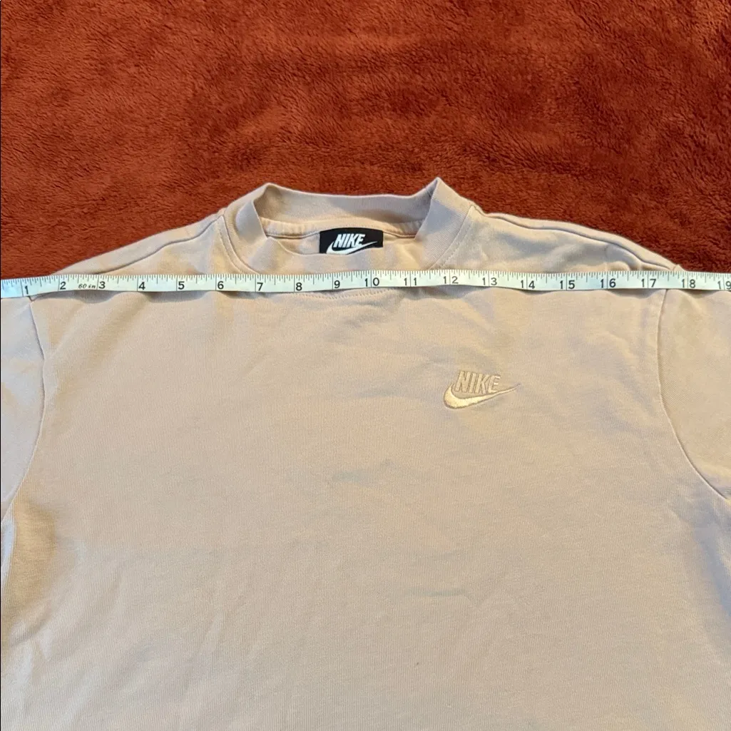 Nike Women's Off-White Crop Top - Image 4