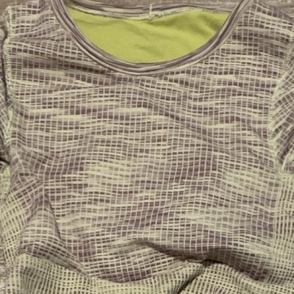 Lululemon Ebb to Street Long Sleeve Shirt size 10 - Image 3