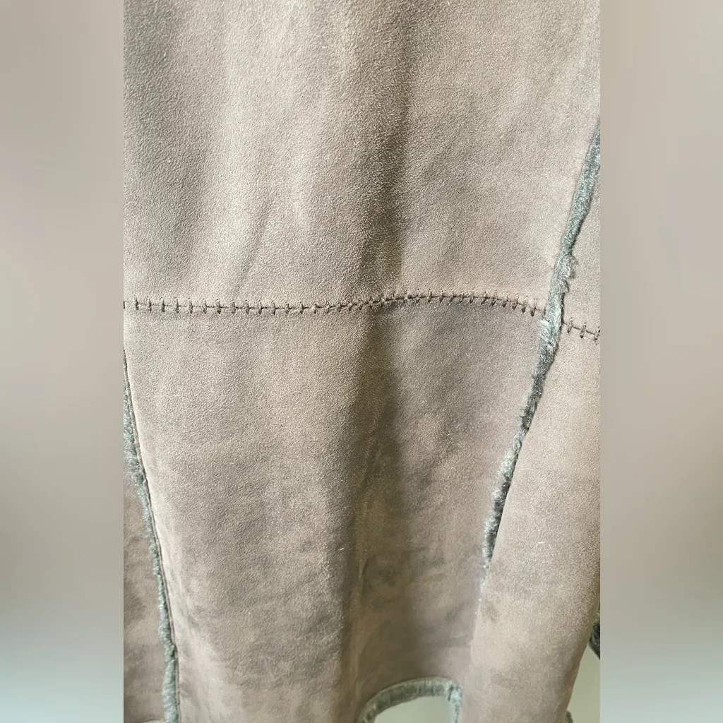 Larry Levine Women's Brown Faux‎ Suede Faux Fur Button Up Coat Size Medium - Image 4