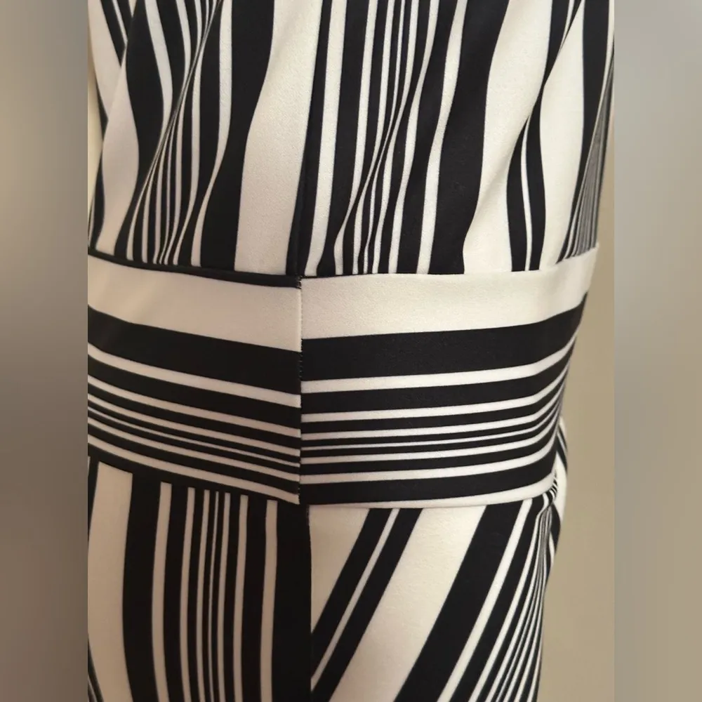 ASOS  NWT Awing Stripe Design  Stripe,Black & White, wrap front slit-dress Sz 4 - Image 5