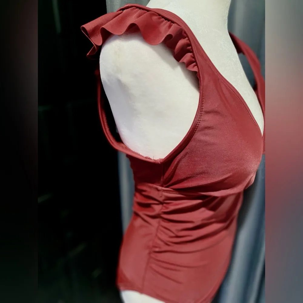 NWOT Kona Sol Women's Ruffles on the Shoulder One Piece Swimsuit Burgundy, Small - Image 4