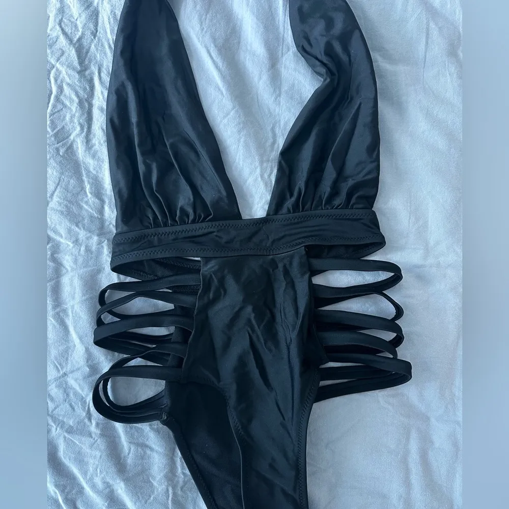 Windsor one piece - Image 3