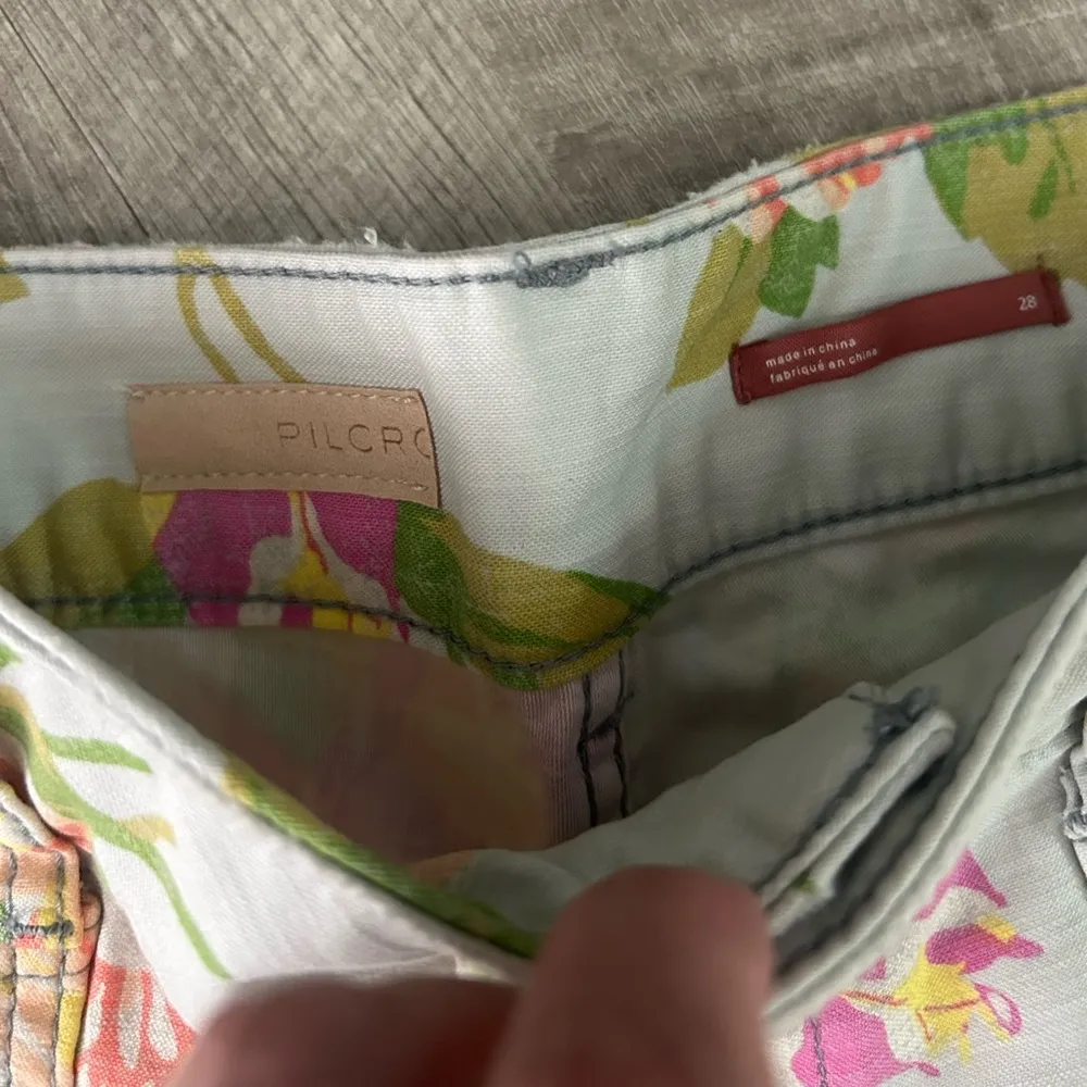 Anthropologie Pilcro The Wanderer Low-Rise Shorts sz: 28 - Image 6