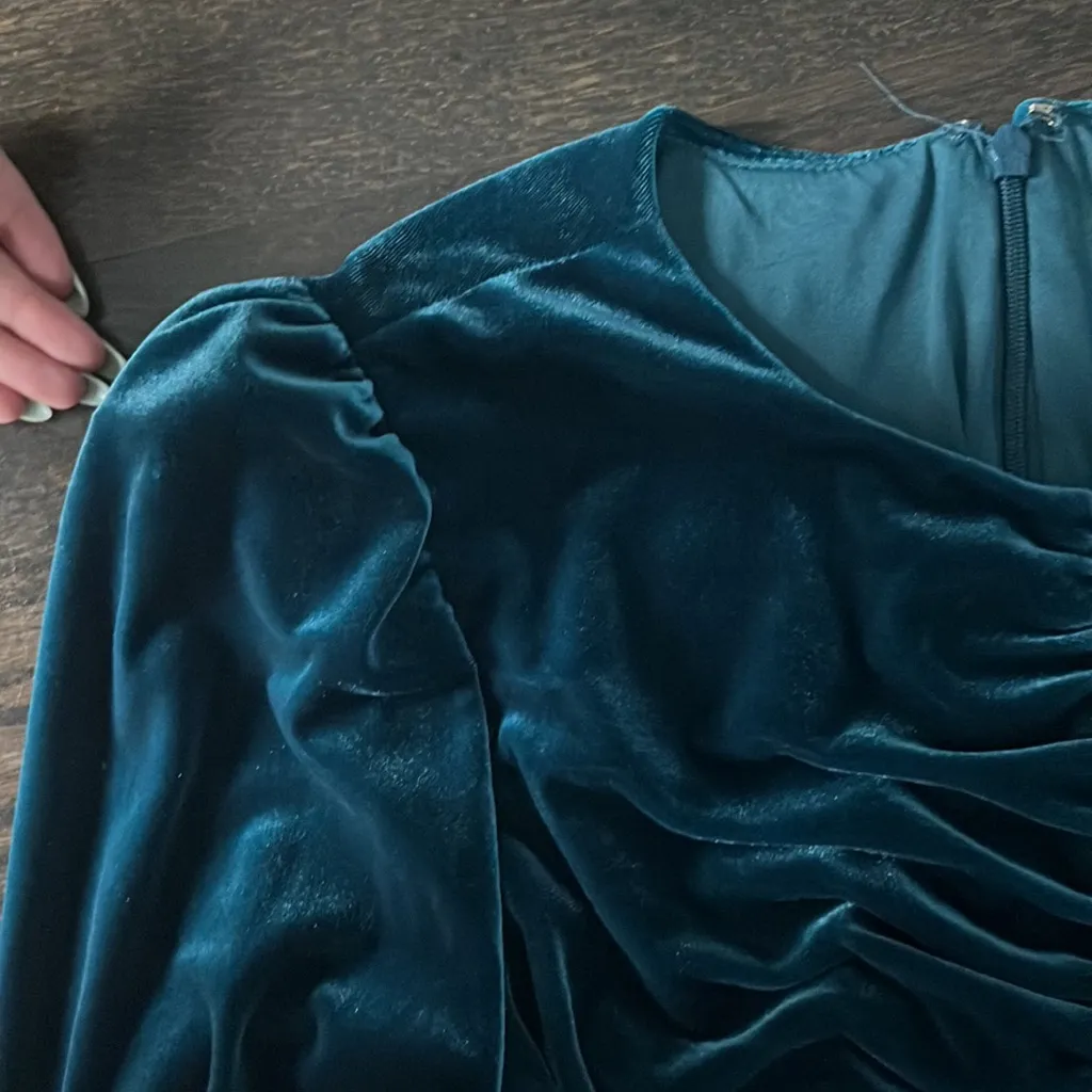 ML MONIQUE LHUILLIER metalic turquoise, blue long sleeve dress - Image 5