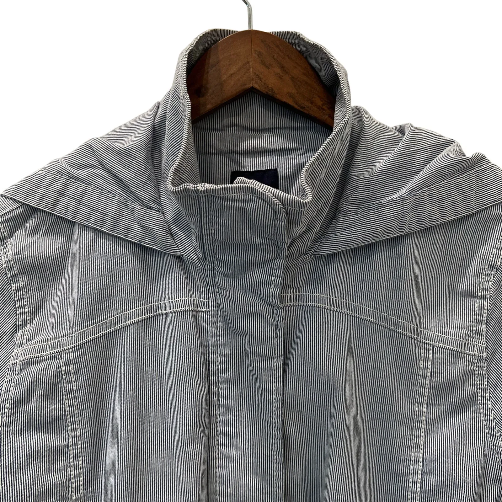 Gap Seersucker Jacket Blue White Size Medium Hooded - Image 4