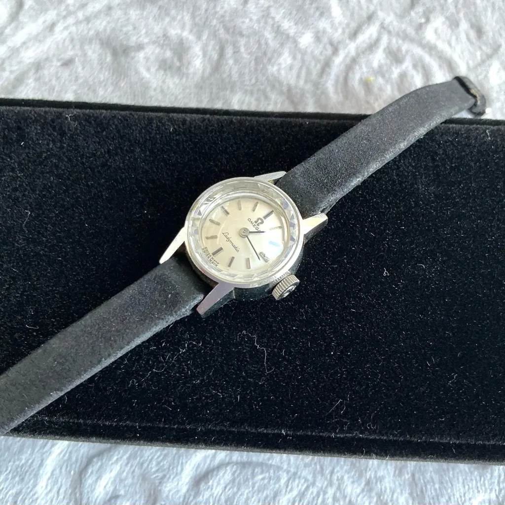 Ladies OMEGA LADYMATIC watch💖💖💖 Silver - Image 3