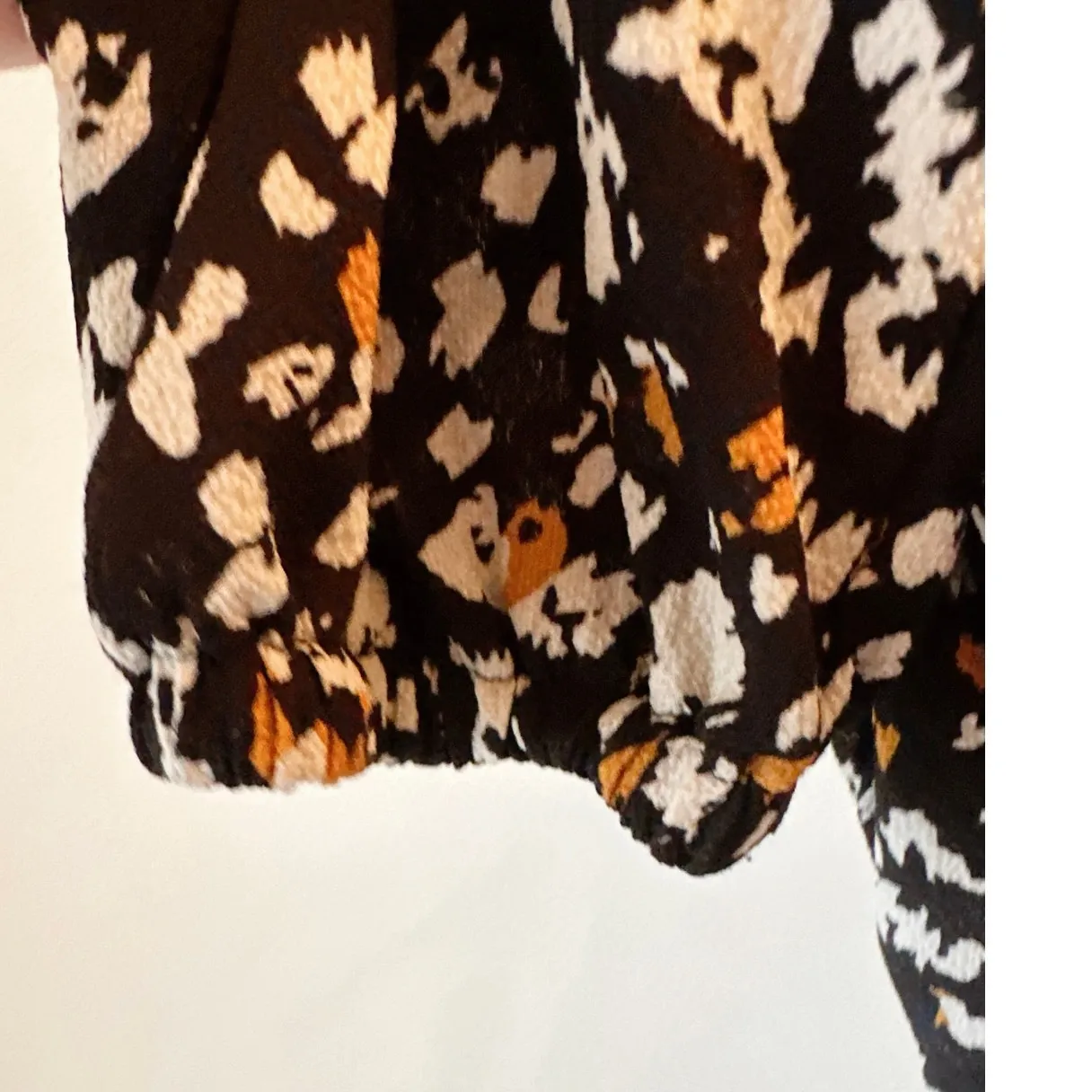 Curvy Plus 1x Black Floral V - Image 6