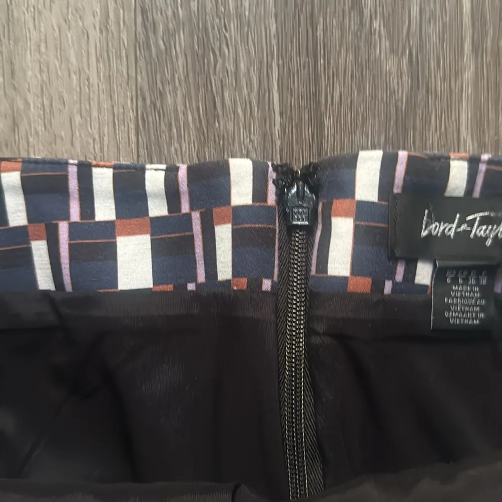 Lord & Taylor Geometric Print Knee - Image 3