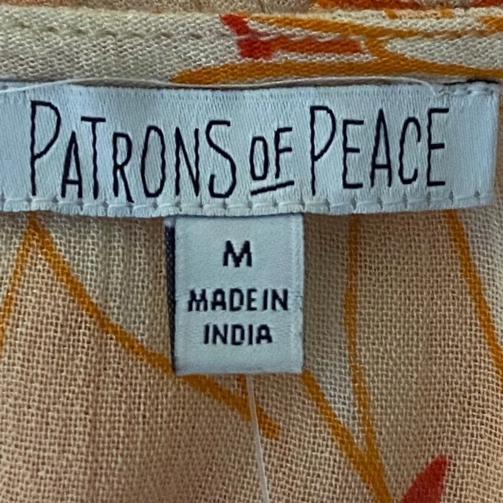 PATRONS OF PEACE coral and cream flutter sleeve cropped top. Size Medium. NWT - Image 8