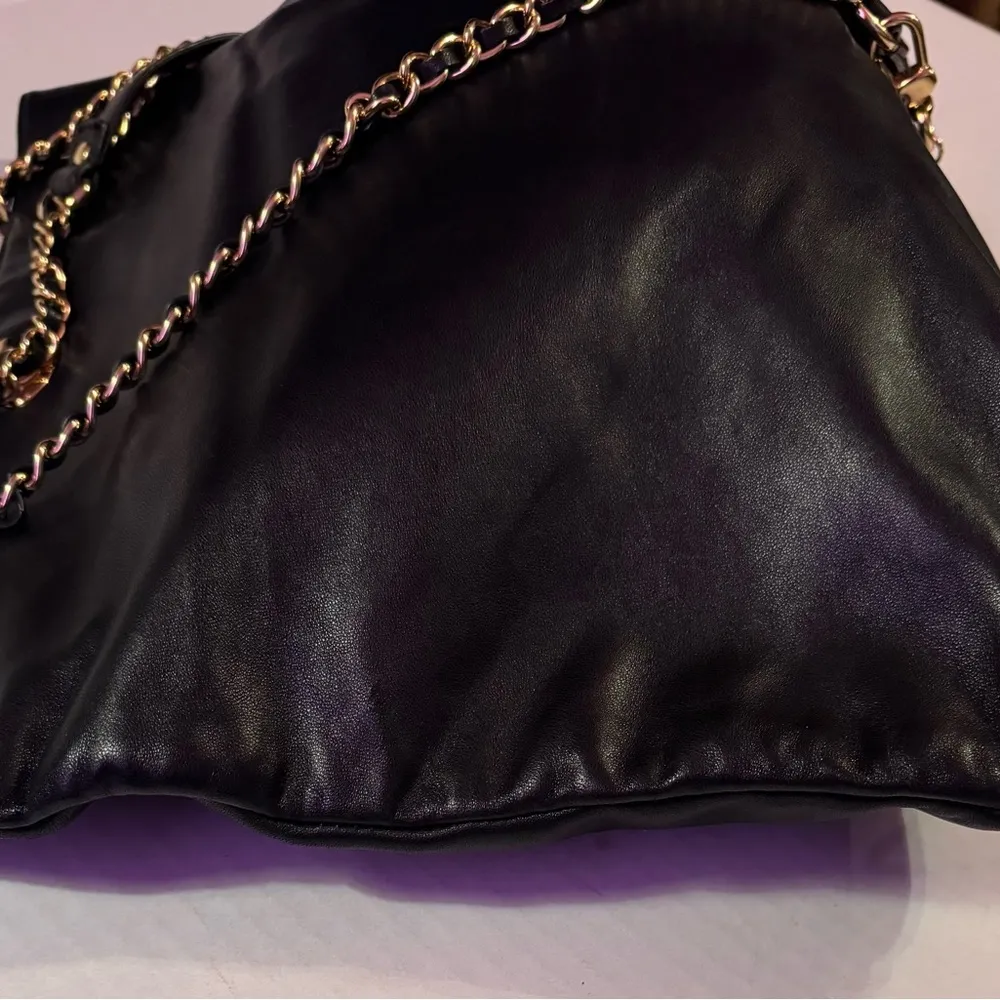 New York Designer DKNY Black Calf Leather Shoulder Bag with Chain Handles - Image 5