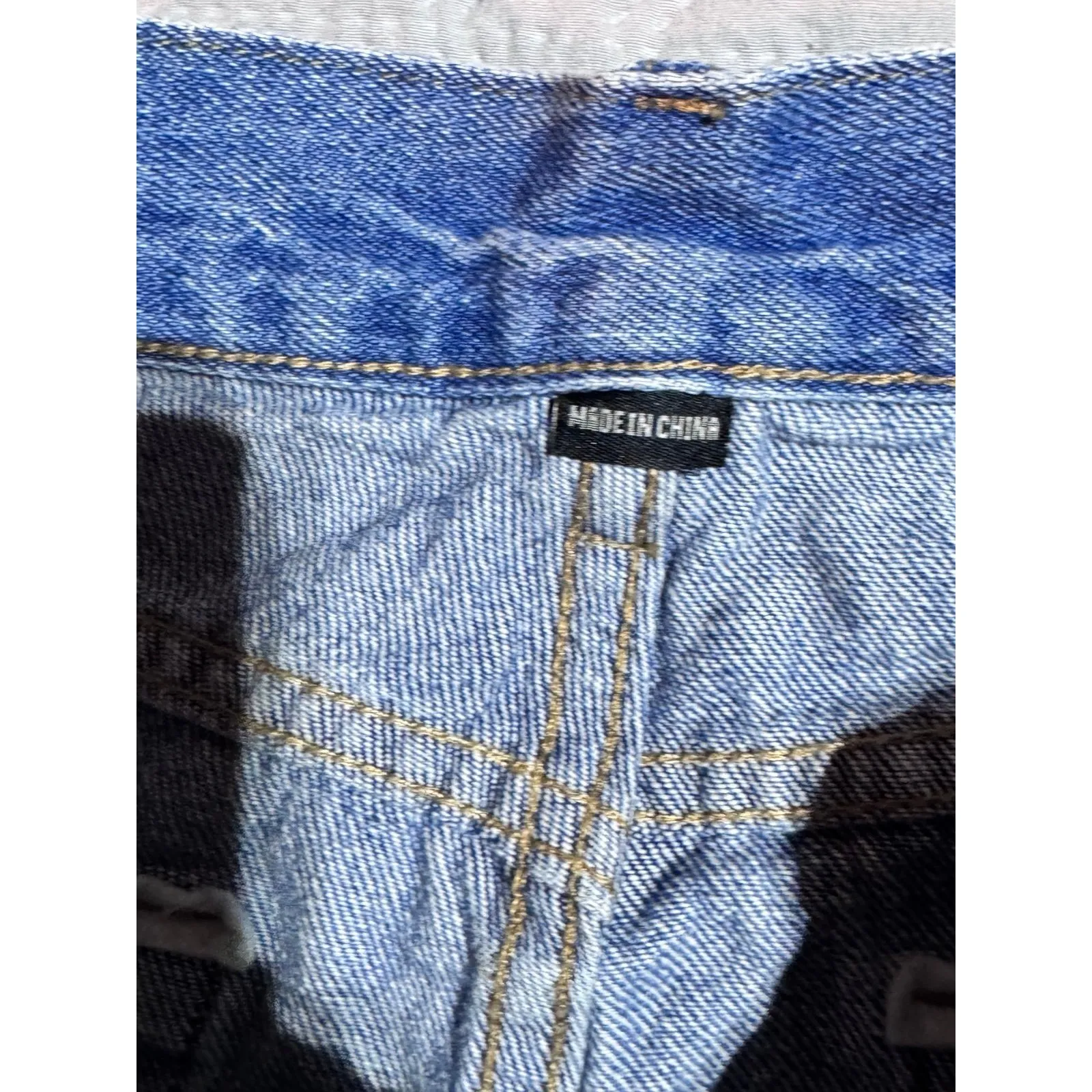 BLANKNYC Juniors shorts, junior's trendy jean shorts size 24, blanknyc‎ - Image 4