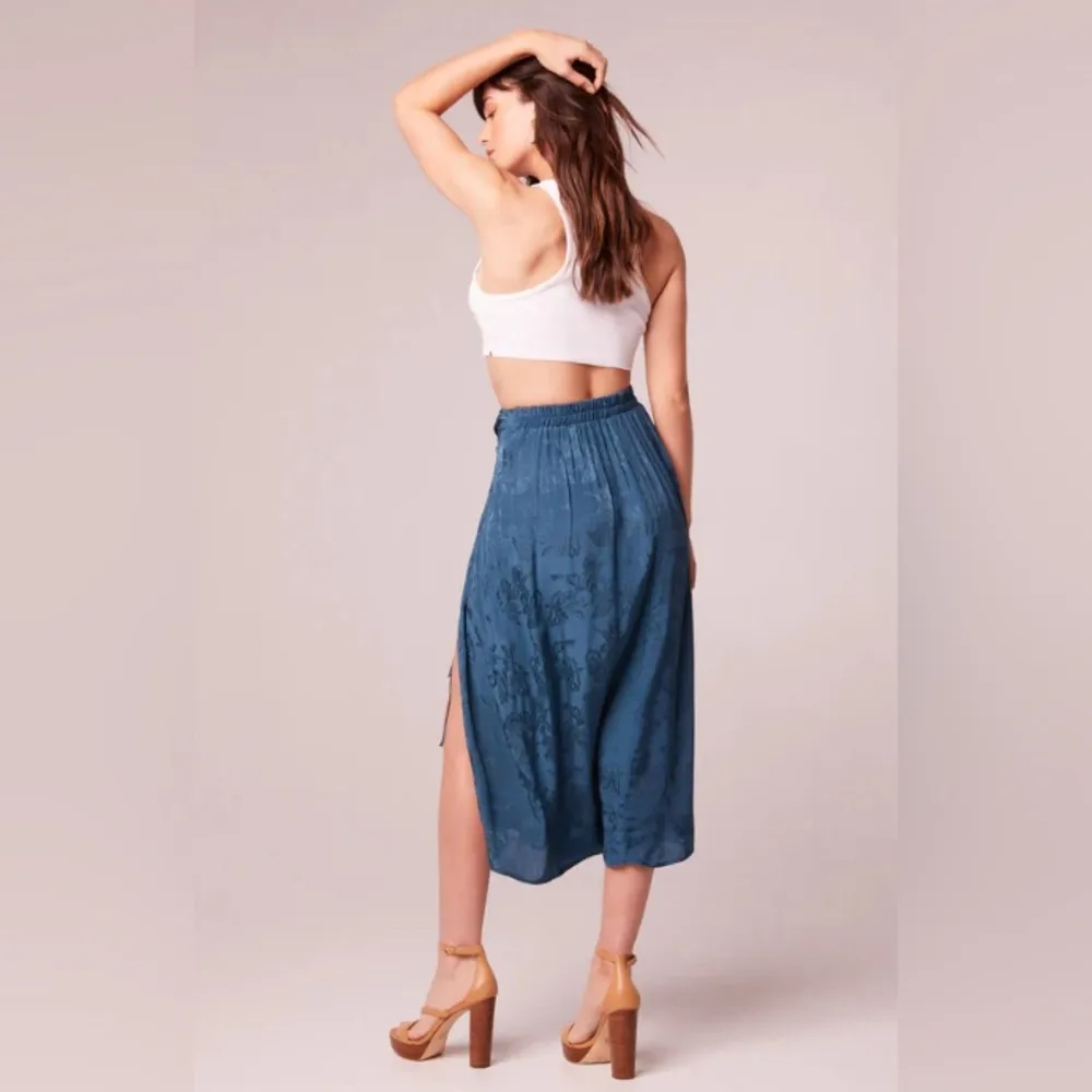 Band of the Free Womens Celene Deep Teal Layered Midi Skirt - Image 2