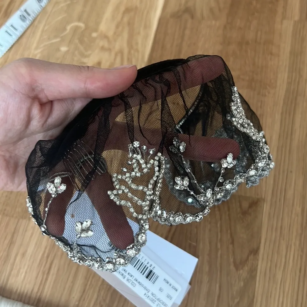 New AREA NYC EMBROIDERED LACE VEIL - Image 3