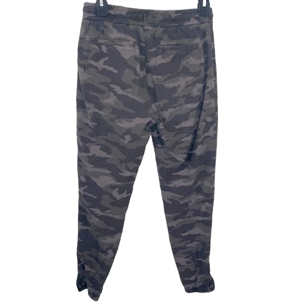 Athleta Farallon Pants in Olive Camo size 0 - Image 89