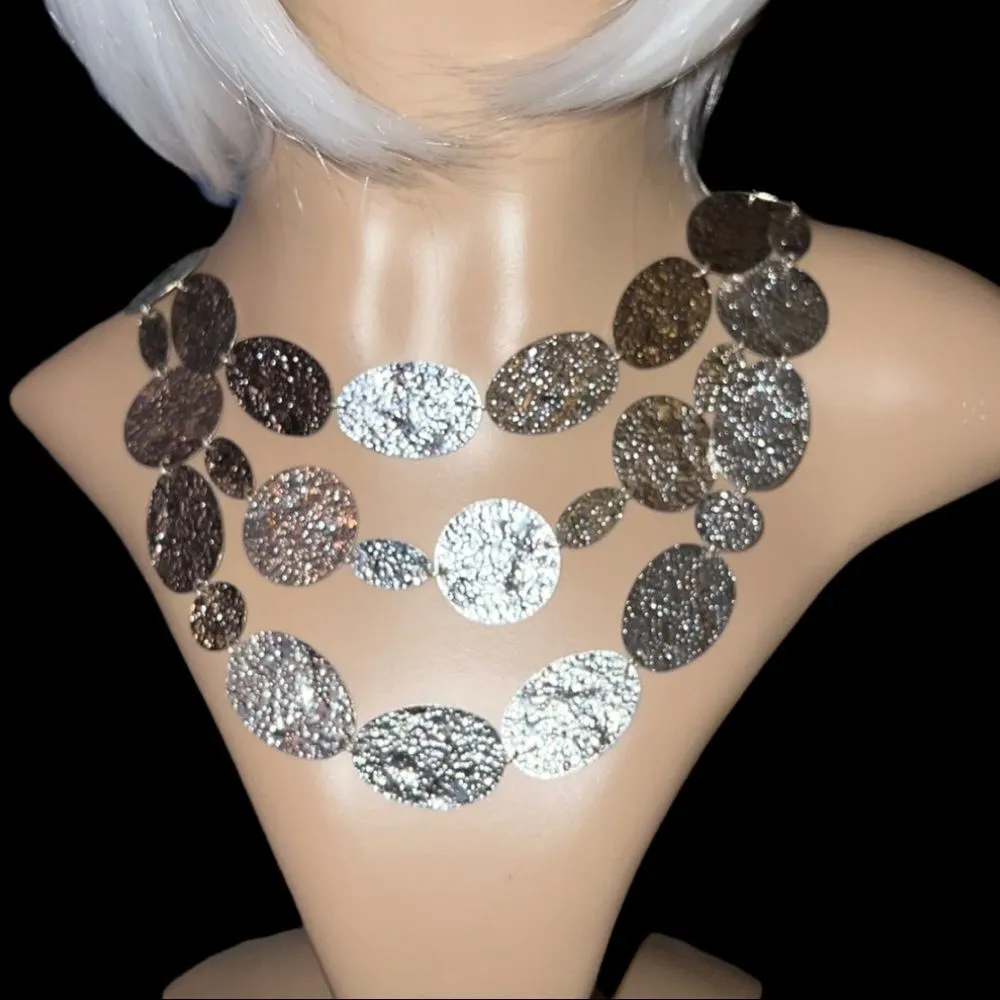 Nwot pretty silver hammered look triple necklace - Image 2