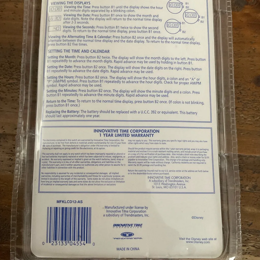 VINTAGE MINNIE MOUSE SPORTS WATCH - Image 7