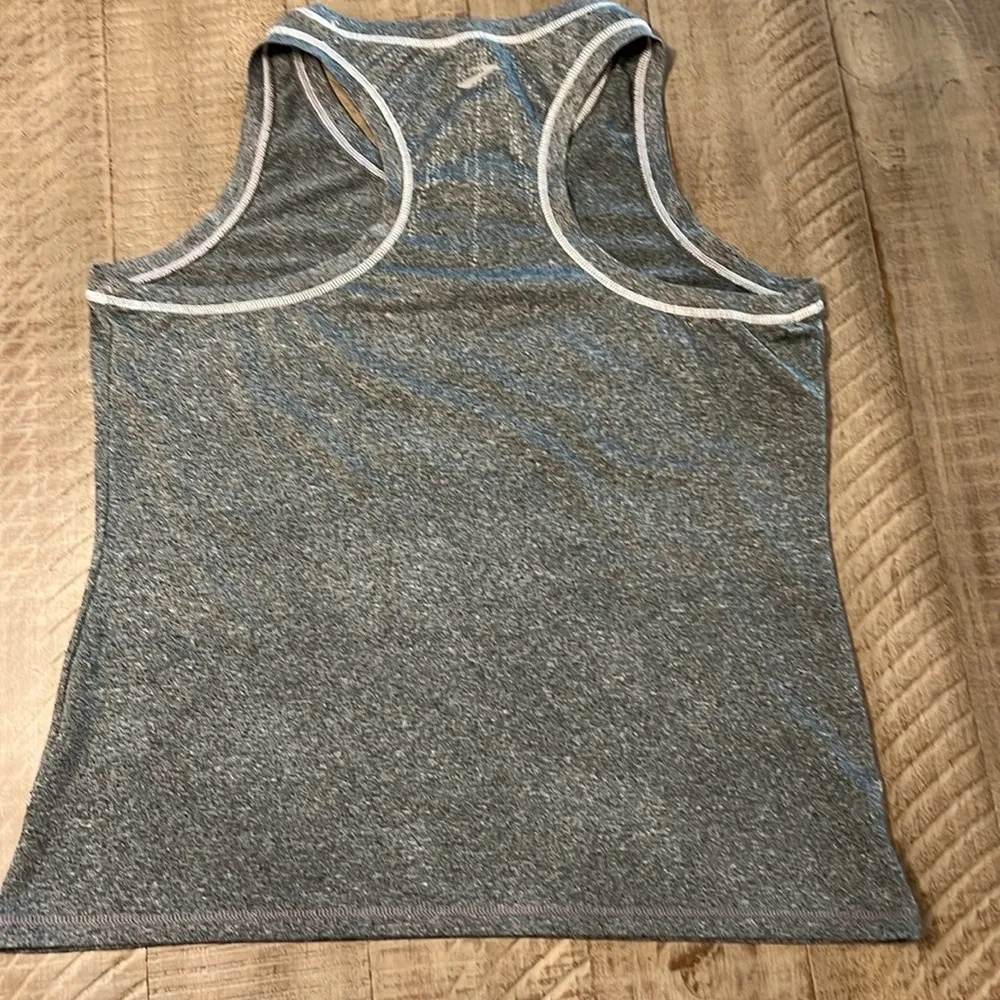 Brooks women’s racer back running tee - Image 4