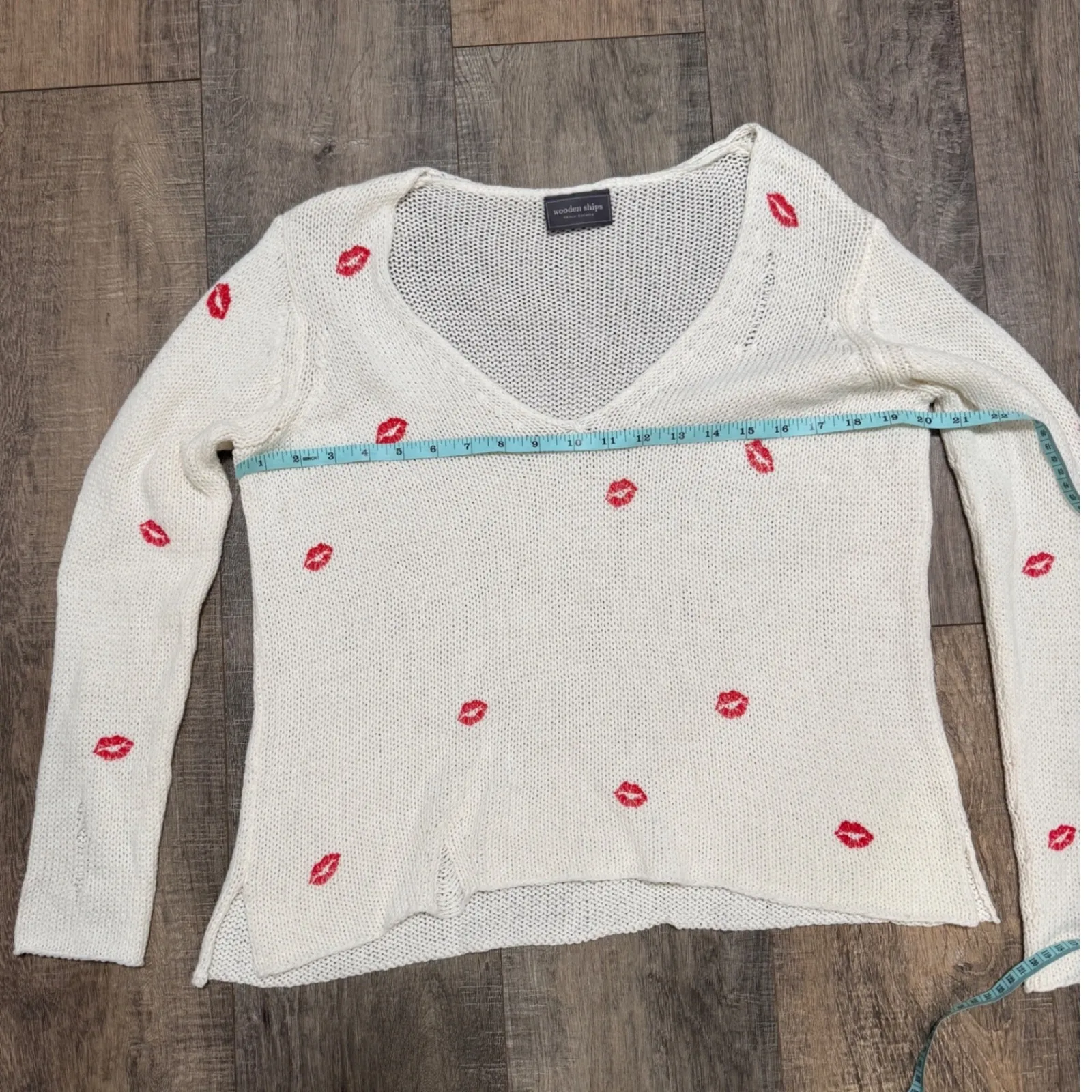 Wooden Ships Cream Knit V Neck Sweater Mini Kisses Valentine Long Sleeve X Small - Image 6